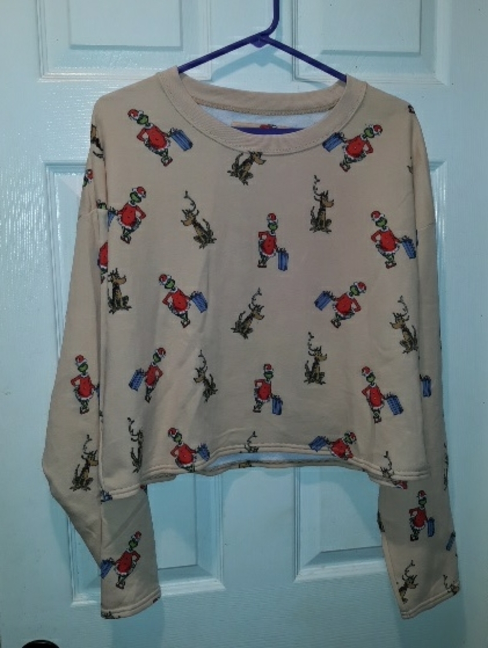 American Eagle Lounge "How The Grinch Stole Christmas" Cropped Sweatshirt 2022